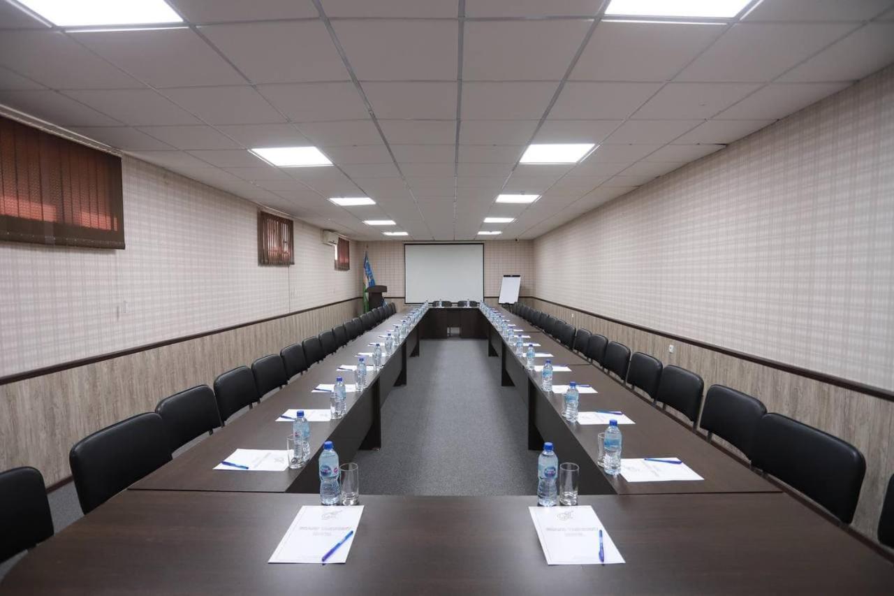Grand Tashkent Hotel Buitenkant foto