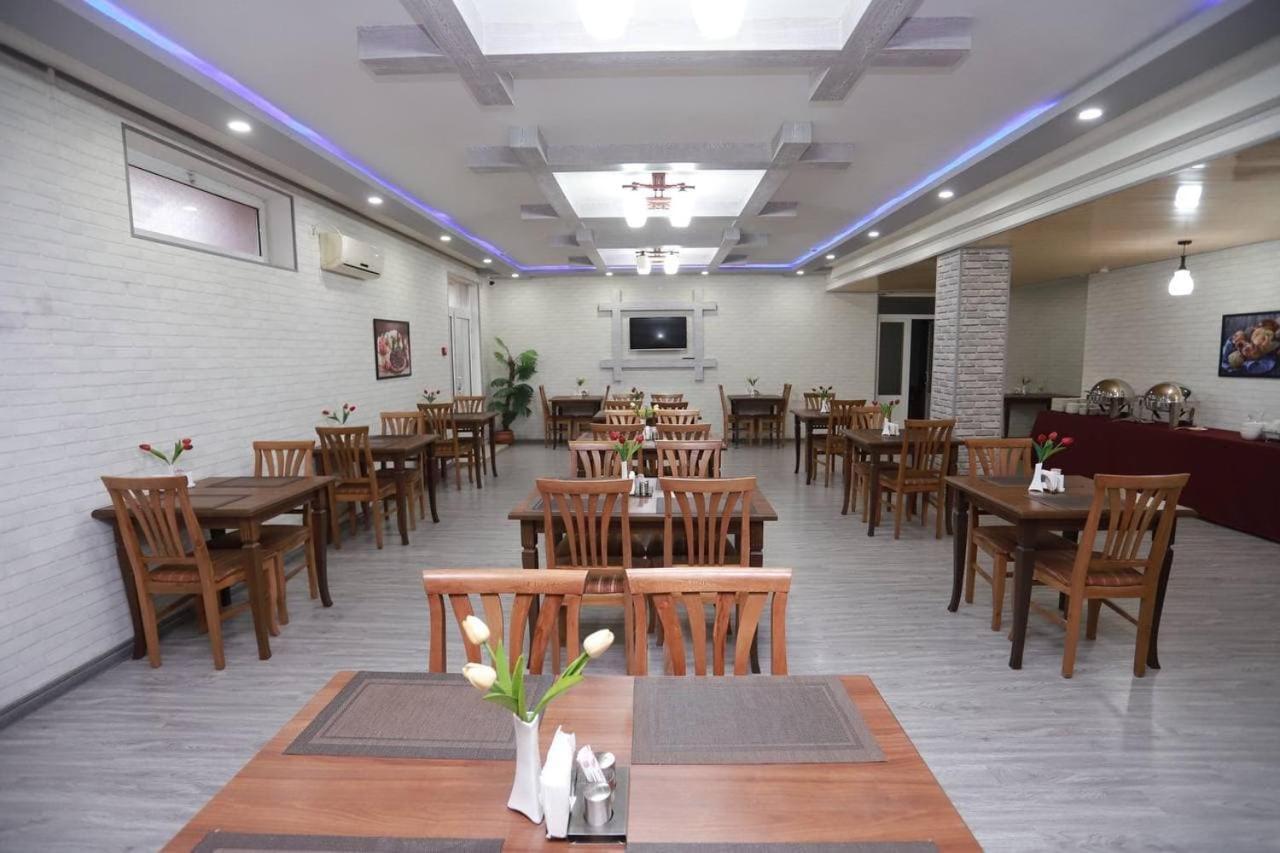 Grand Tashkent Hotel Buitenkant foto